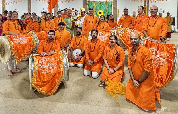 Pathak in saffron kurtas at Ganeshotsav